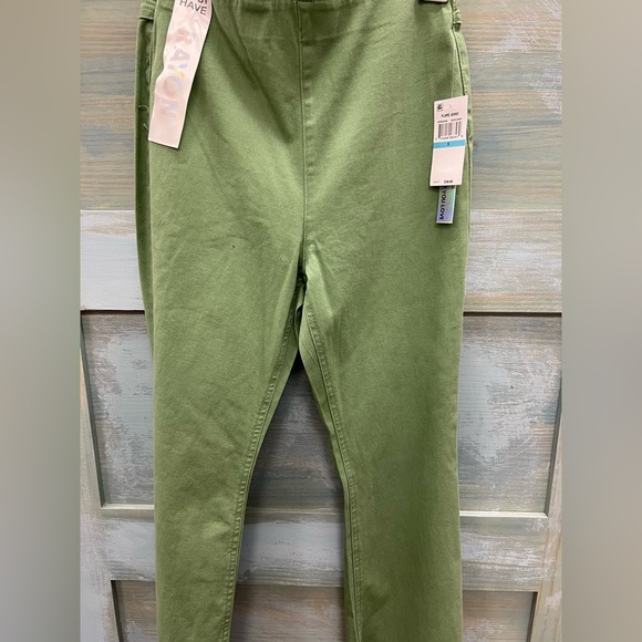 TinselTown Hi-Rise Flare Pants - Picture 3 of 4